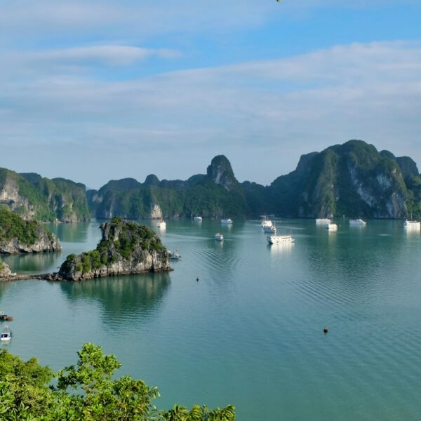 Hanoi – Ninh Binh – Halong Bay Overnight Cruise (5 days – 4 nights)